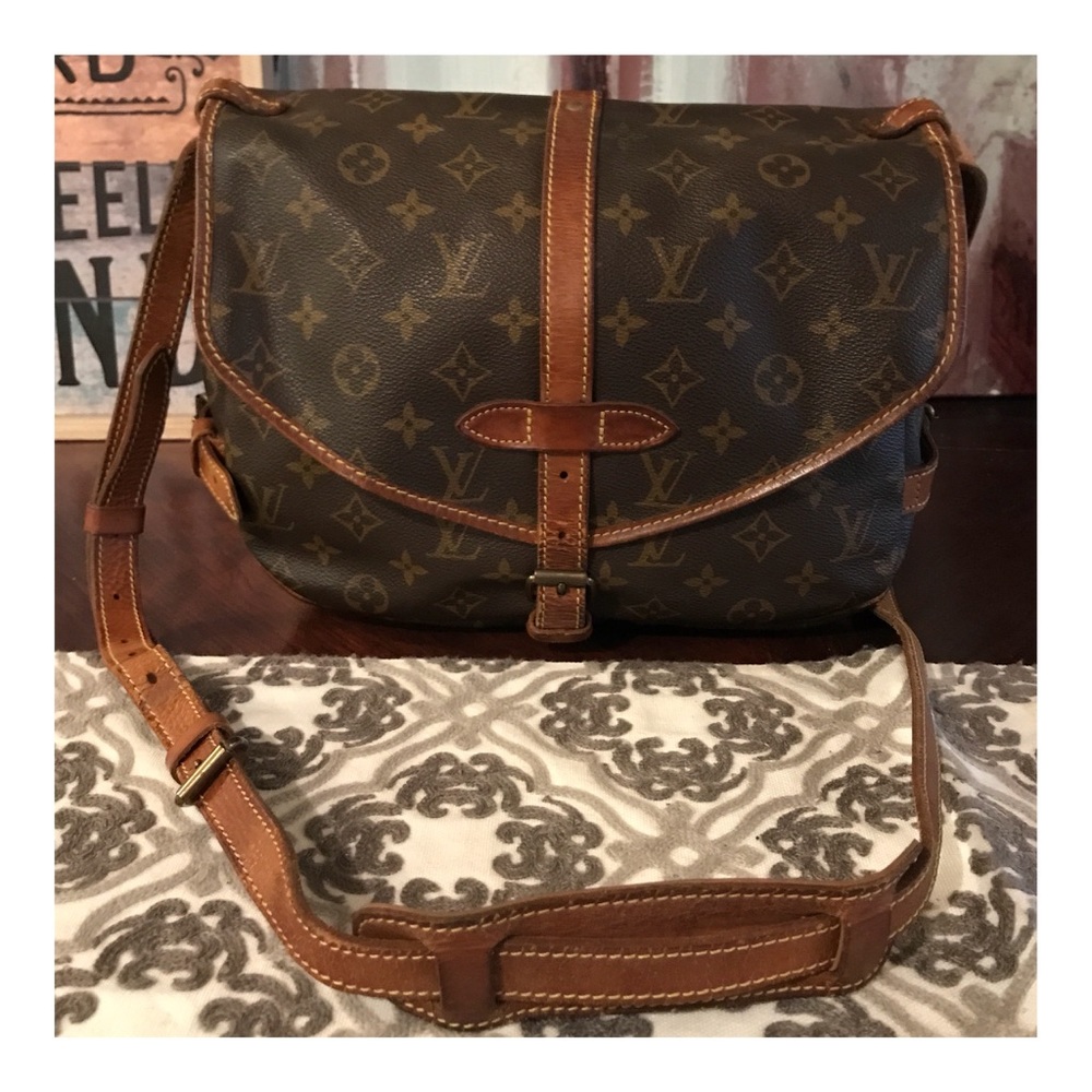 Authentic Louis Vuitton Saumur 30